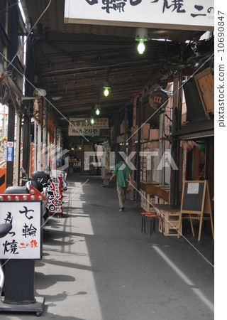 Mizoguchi Station West Exit Shopping District 10690847