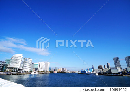Takeshiba碼頭風景在東京港口的 Takeshiba碼頭風景在東京港口的 10691032