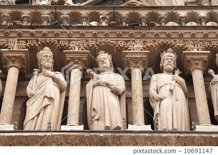 Sculptures Sculptures 10691147