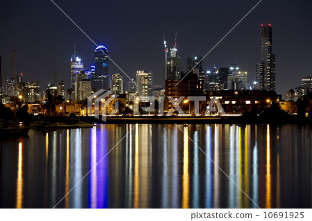 Melbourne Melbourne 10691925