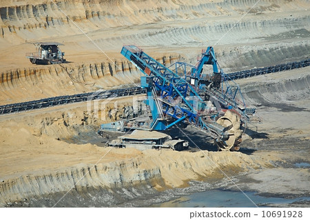 Coal Mine Coal Mine 10691928