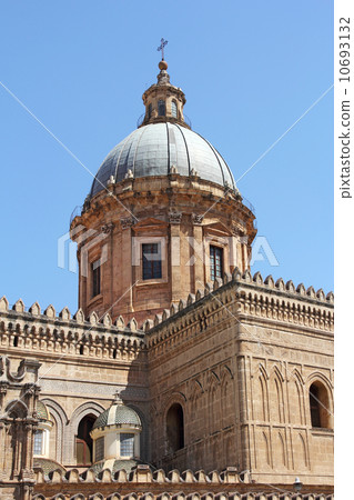 Cathedral in Palermo Cathedral in Palermo 10693132