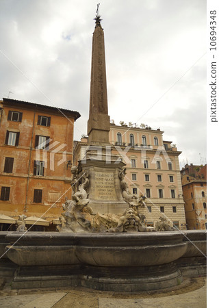 Obelisk of Rotonda Plaza (in front of Pantheon) 10694348