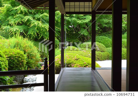 Joshanen Poetry Izumikaku南花園 Joshanen Poetry Izumikaku南花園 10694731