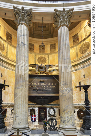 維托里奧·埃馬努埃萊二世之墓（羅馬 - 萬神殿） 10694950
