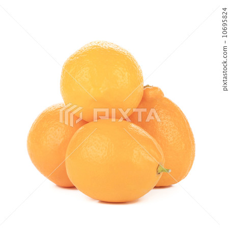 Beautiful ripe lemons. Beautiful ripe lemons. 10695824