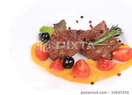 Grilled steak with fresh vegetables. 10695958