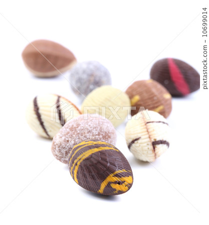 Bunch of chocolate seashells and stones Bunch of chocolate seashells and stones 10699014