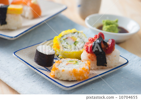 rolls with salmon and tuna rolls with salmon and tuna 10704655