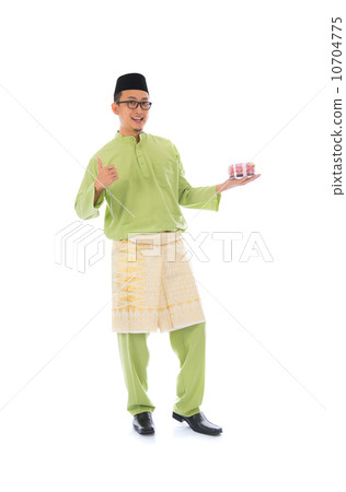 indonesian male during ramadan aidilfitri festival with isolated 10704775