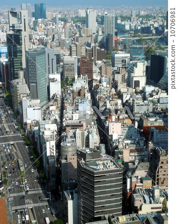 大阪Kitasinland的街道 10706981