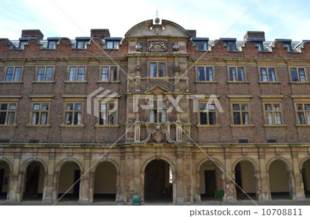 Cambridge University 10708811