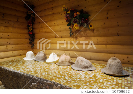 wooden sauna 10709632