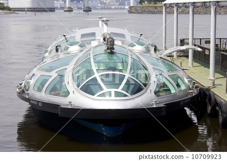 HIMIKO to anchor in Odaiba 10709923