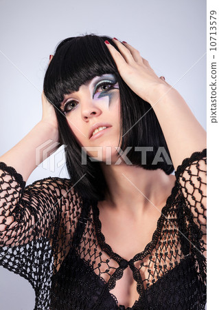 Beautiful woman with fashion makeup Beautiful woman with fashion makeup 10713579