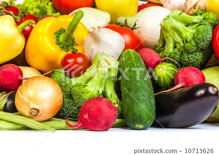 Group of fresh vegetables isolated on a white background 10713626