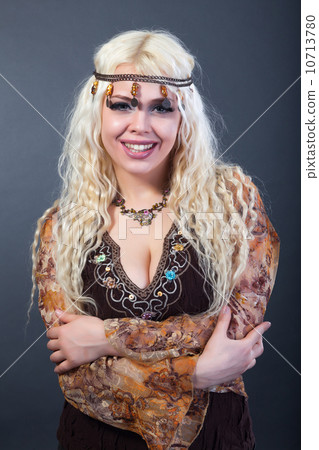 woman with vintage make-up and hairstyle. woman with vintage make-up and hairstyle. 10713780