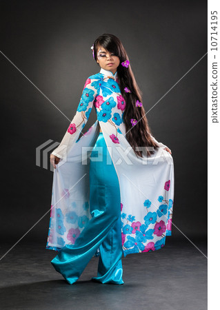 Beautiful asian woman with fashion make-up 10714195