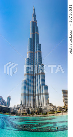 View on Burj Khalifa, Dubai, UAE, at night 10716631