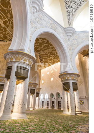 Abu Dhabi Sheikh Zayed Grand Mosque, beautiful interior 10716919