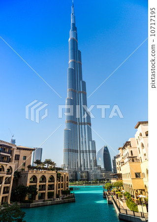 View on Burj Khalifa, Dubai, UAE, at night 10717195