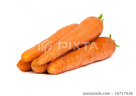 Bunch of fresh carrot isolated on white Bunch of fresh carrot isolated on white 10717426