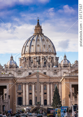St. Peter's Basilica in Vatican City in Rome, Italy. 10717587