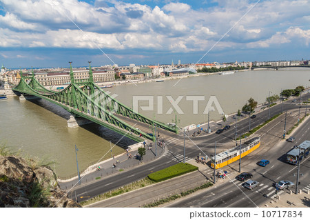 Liberty Bridge in Budapest. Liberty Bridge in Budapest. 10717834