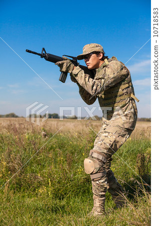 Soldier with a rifle 10718583