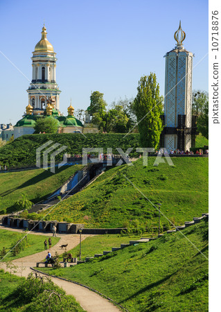 Kiev Pechersk Lavra Orthodox Monastery and Memorial to famine (h 10718876