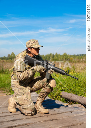 Soldier with a rifle 10719191