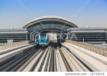 Dubai metro railway Dubai metro railway 10719218