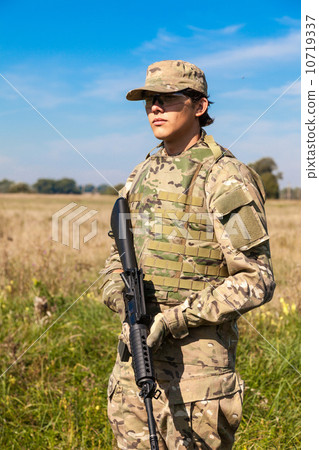 Soldier with a rifle Soldier with a rifle 10719337