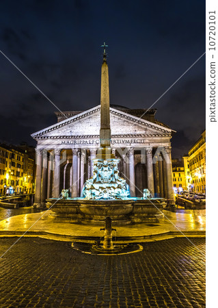 Pantheon at night, Rome, Italy Pantheon at night, Rome, Italy 10720101