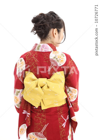 Yukata woman (behind) 10726771