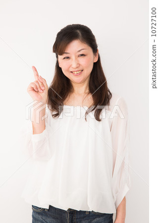 Portrait middle women Portrait middle women 10727100