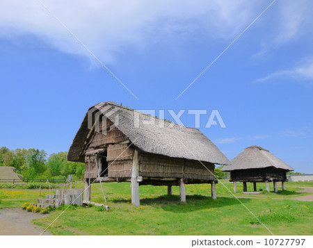 Sannai Maruyama廢墟建築的鑽柱 10727797