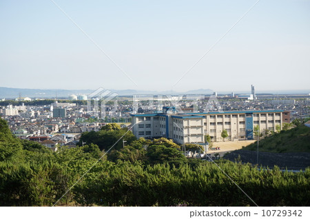 A city 10729342