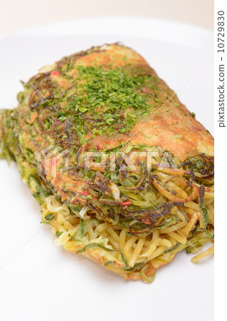 現代燒烤用美味的Kujo洋蔥 現代燒烤用美味的Kujo洋蔥 10729830