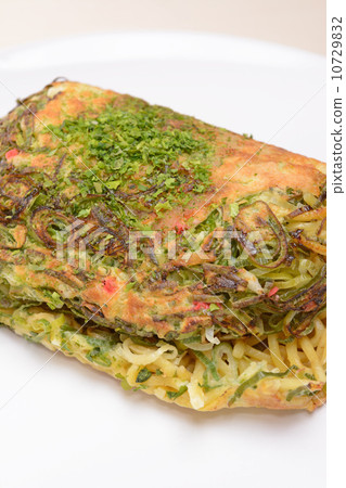 現代燒烤用美味的Kujo洋蔥 現代燒烤用美味的Kujo洋蔥 10729832