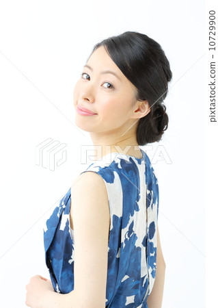 年輕的女士 年輕的女士 10729900