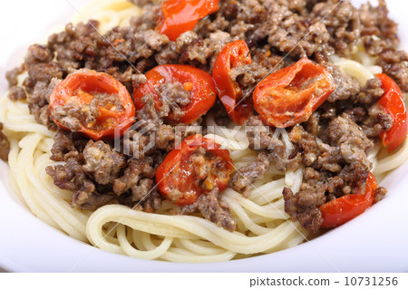 Spaghetti with chopped meat Spaghetti with chopped meat 10731256