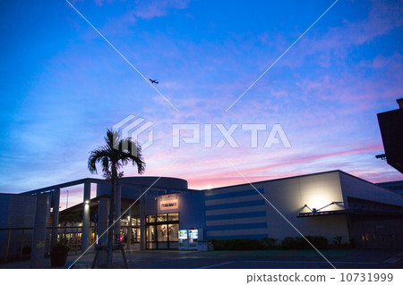 出口商場的黃昏 10731999