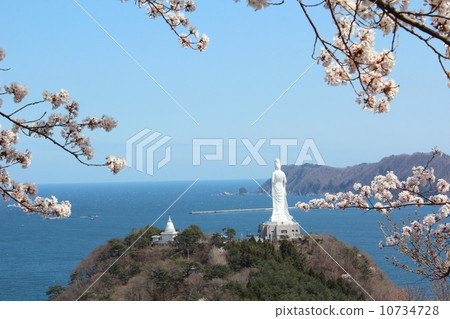 從大石市,大平觀景台看到的春天釜石灣 從大石市,大平觀景台看到的春天釜石灣 10734728