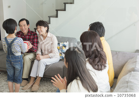 Three generation family Three generation family 10735068
