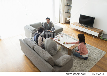 Three generation family Three generation family 10735231