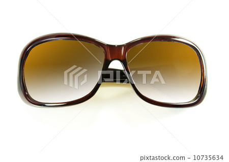 Sunglasses 10735634