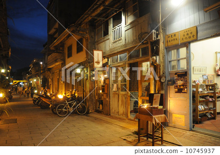 Shinto shrine 10745937