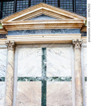 antique marble texture with classic colums antique marble texture with classic colums 10746202