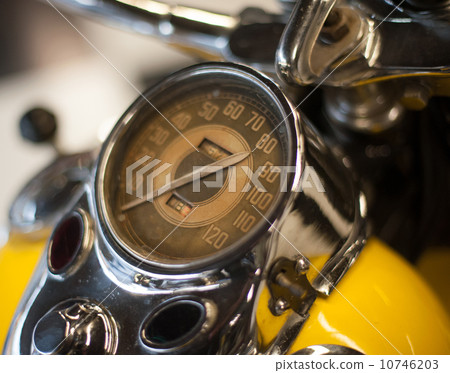 soft focus, speedometer, vintage motorcycle 10746203
